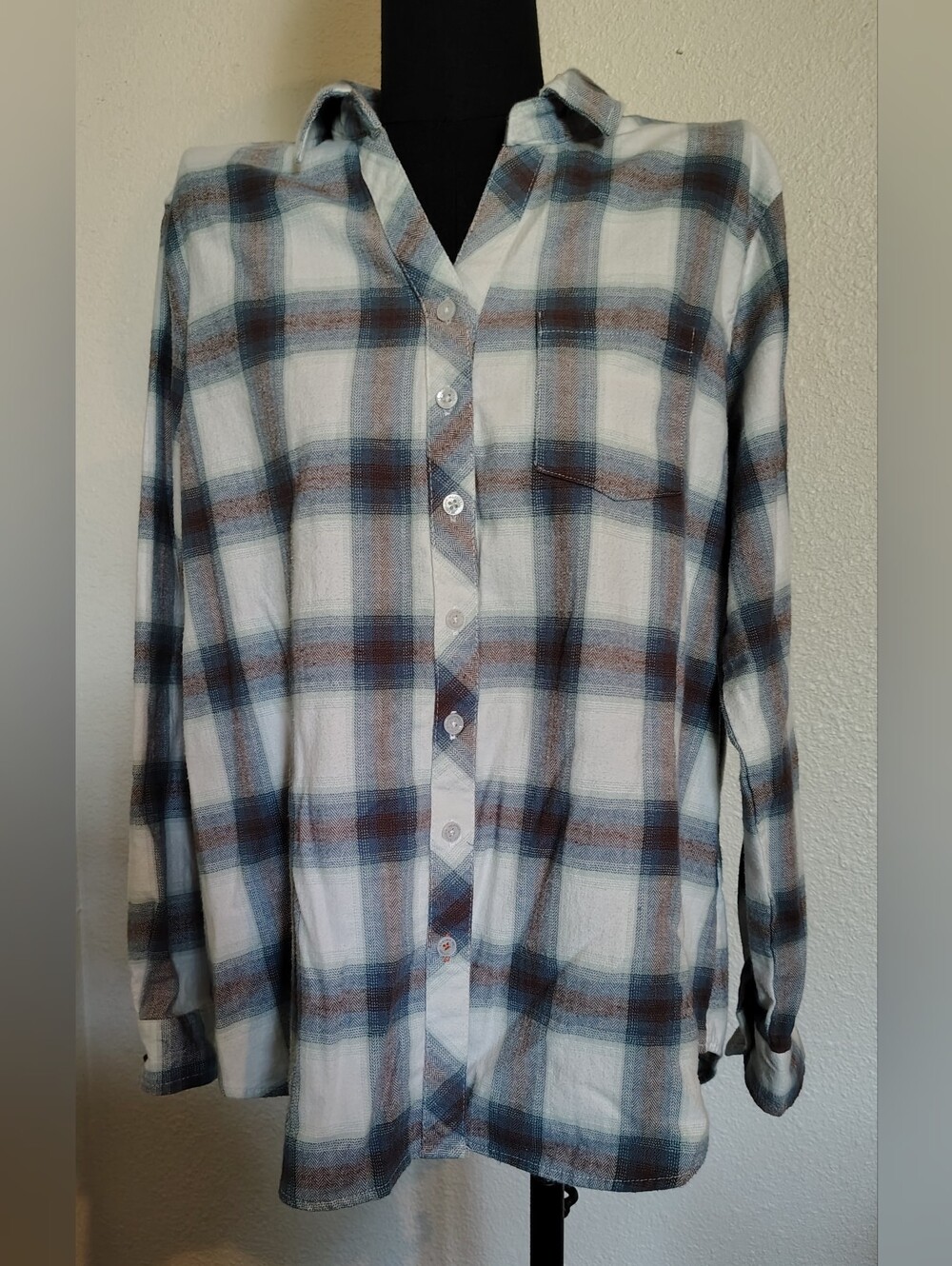 Weatherproof Vintage Soft Plaid Button-Down Shirt White Blue Brown Women Large